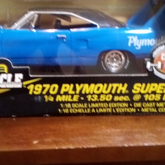 Never open 1/18 petty blue surprbird - Picture 3 of 3